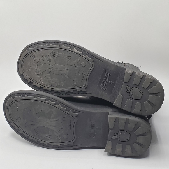 zip up boots with buckle details size 9 made by Trash - Picture 5 of 14